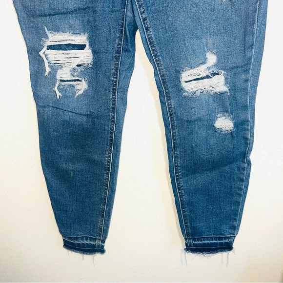 Maurices Medium Wash High Rise Patch Ripped Skinny Jeans Medium Short Women’s - Picture 6 of 13